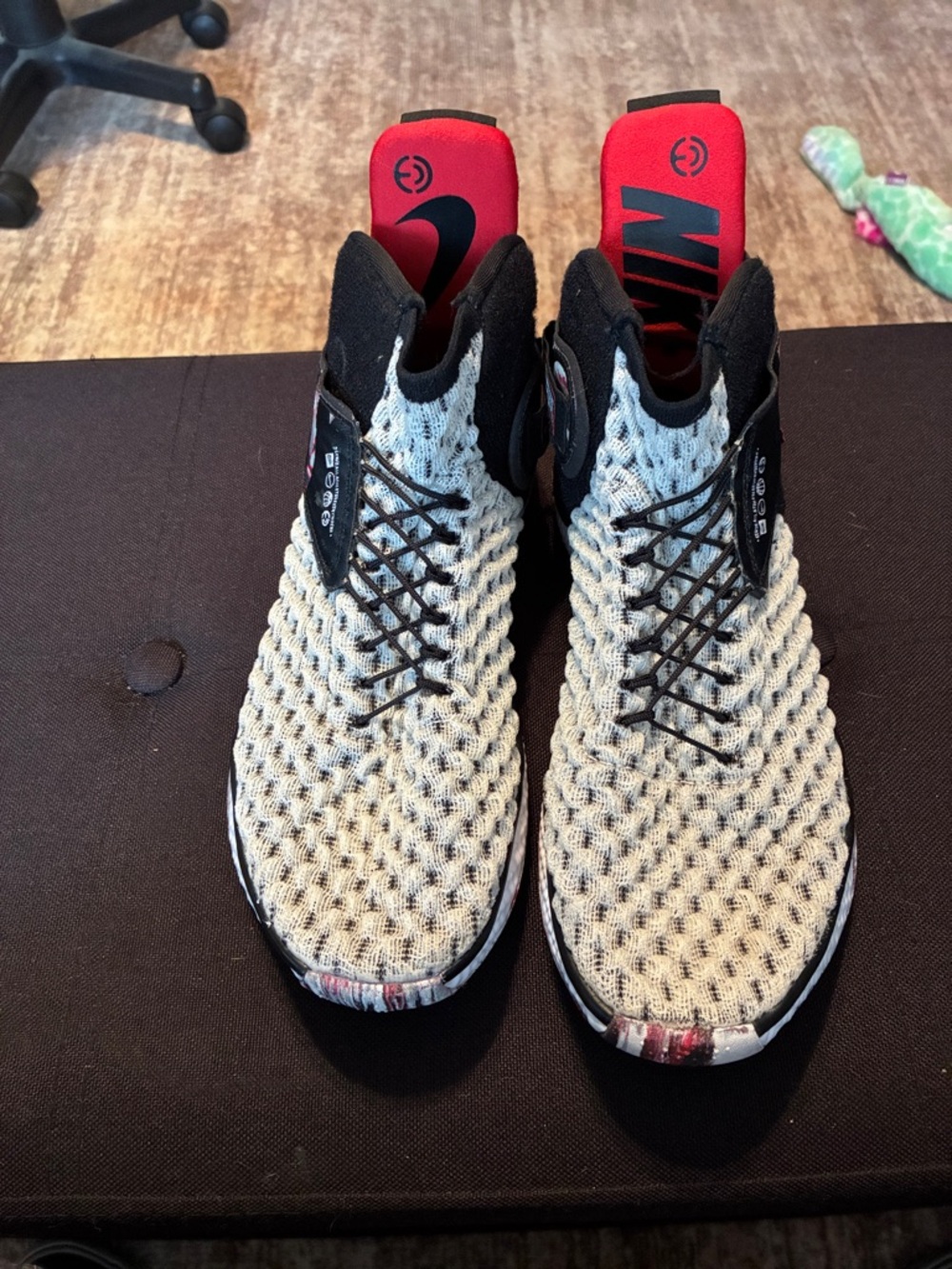 Nike Black Interior Label Sneakers with White Tag
